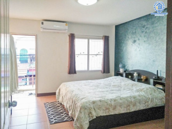 *****ทาวน์เฮ้าส์มือสองย่านสมุทรปราการ ม.พนาสนธิ์วิลล่า แพรกษา บนเนื้อที่ 19.7 ตร.ว. ฟังก์ชัน 2 ห้องนอน 2 ห้องน้ำ 1 ที่จอดรถ แถมเฟอร์นิเจอร์ บนทำเลเยี่ยม เพียง 7 นาที ก็ถึงรถไฟฟ้าสายสีเขียวอ่อน "สถานีแพรกษา" ใกล้ทางด่วน "กาญจนาภิเษก"